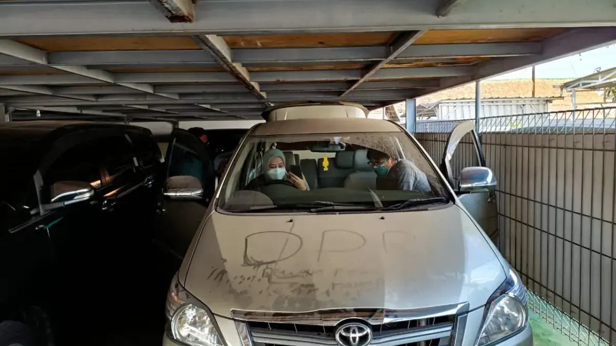 KPK RI Serahkan 13 Mobil Mewah ke Kejari Kota Cirebon, Terkait Dugaan Korupsi Anggota DPR RI Satori