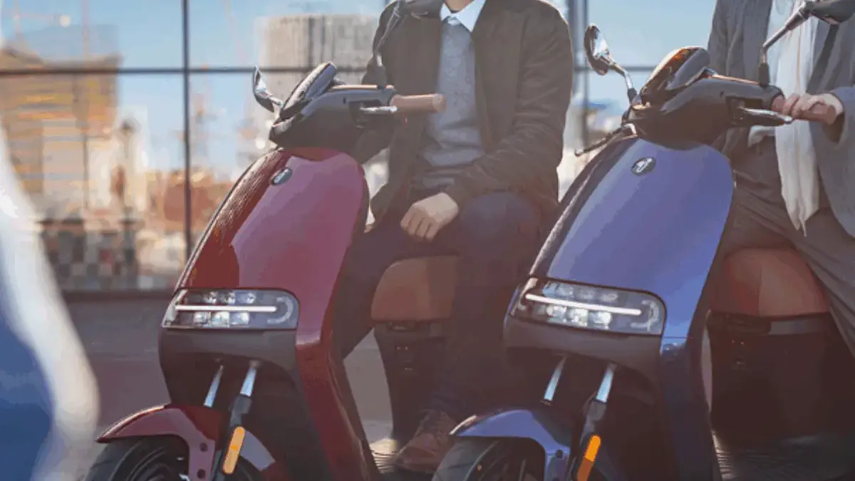 Segway E125S Jadi Pilihan Motor Listrik Premium