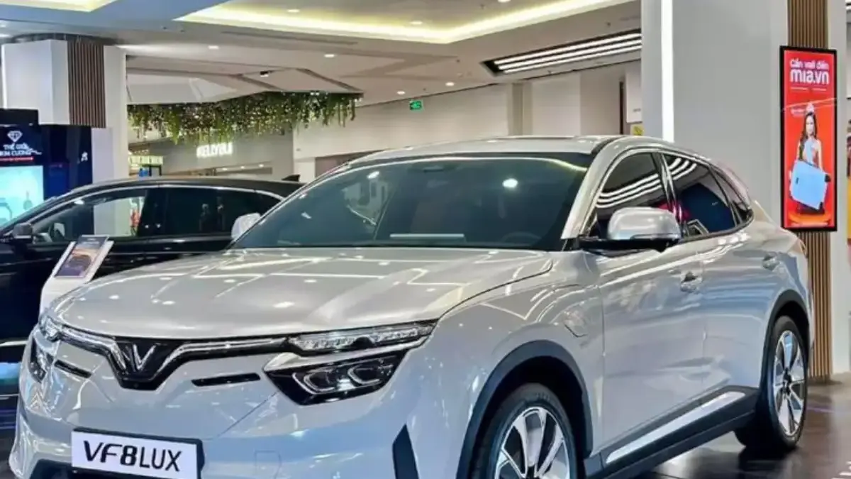 VinFast VF 8 SUV Listrik Modern