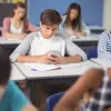Tantangan Guru dan Dosen Menghadapi Distraksi Media Sosial di Kelas