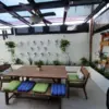 Ide Dekorasi Teras Rumah dengan Area Makan Outdoor, Bikin Moment Makan Terasa Lebih Spesial! 