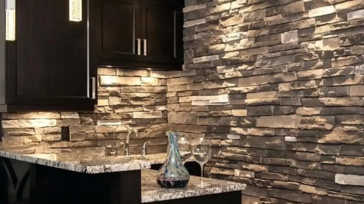 Inspirasi Desain Dapur Minimalis dengan Panel Dinding Batu Alam, Cocok untuk Hunian Masa Kini! 