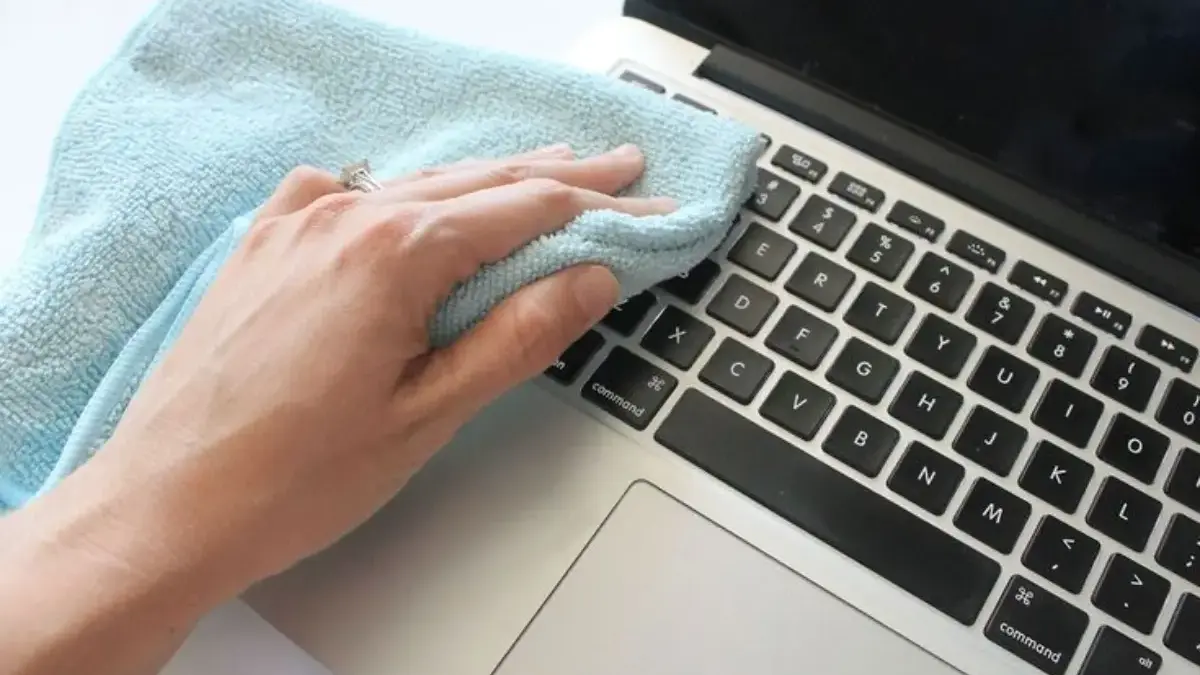 Tips Merawat Laptop Agar Awet dan Tidak Lemot Tips Merawat Laptop Agar Awet dan Tidak Lemot