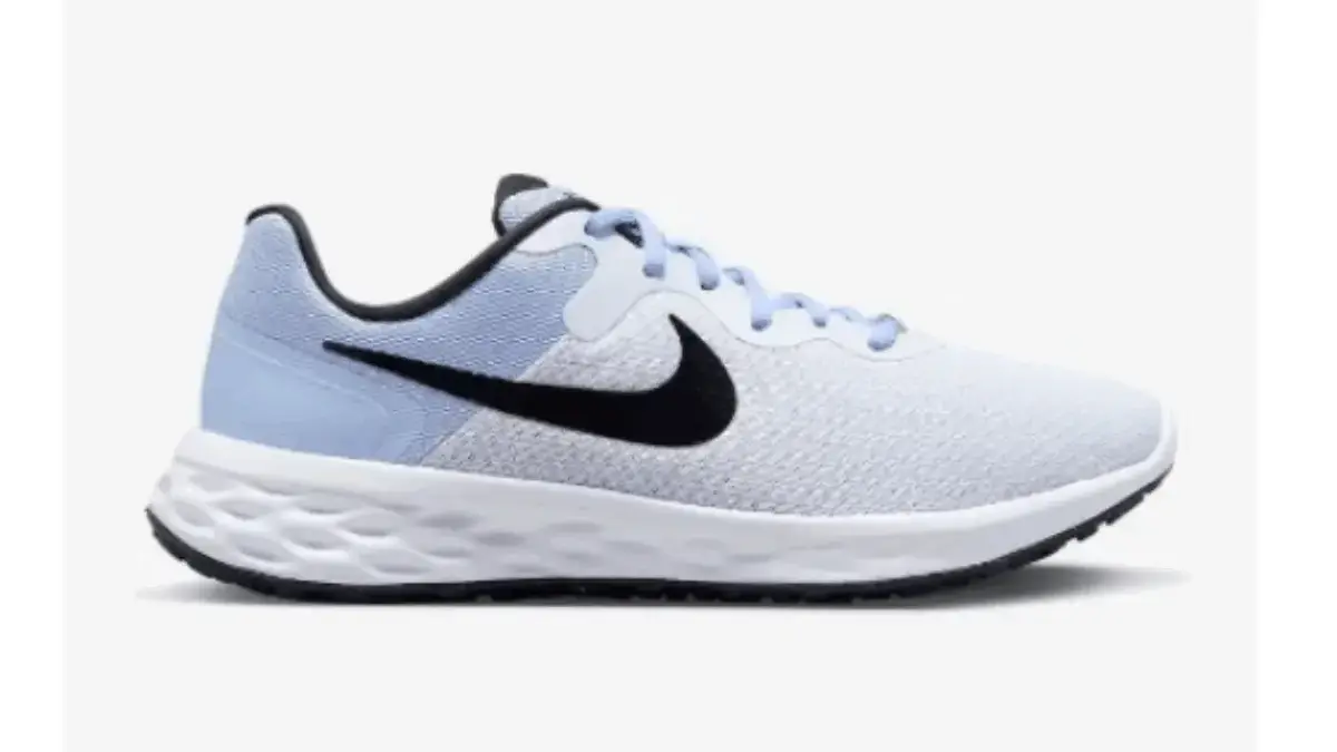 5 Sepatu Lari Nike, Empuk dan Harga Pelajar Sepatu Lari Nike