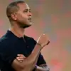 Patrick Kluivert di pecat,