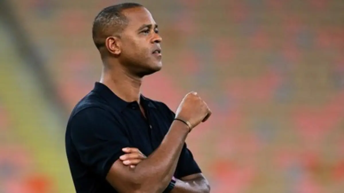 Patrick Kluivert di pecat,