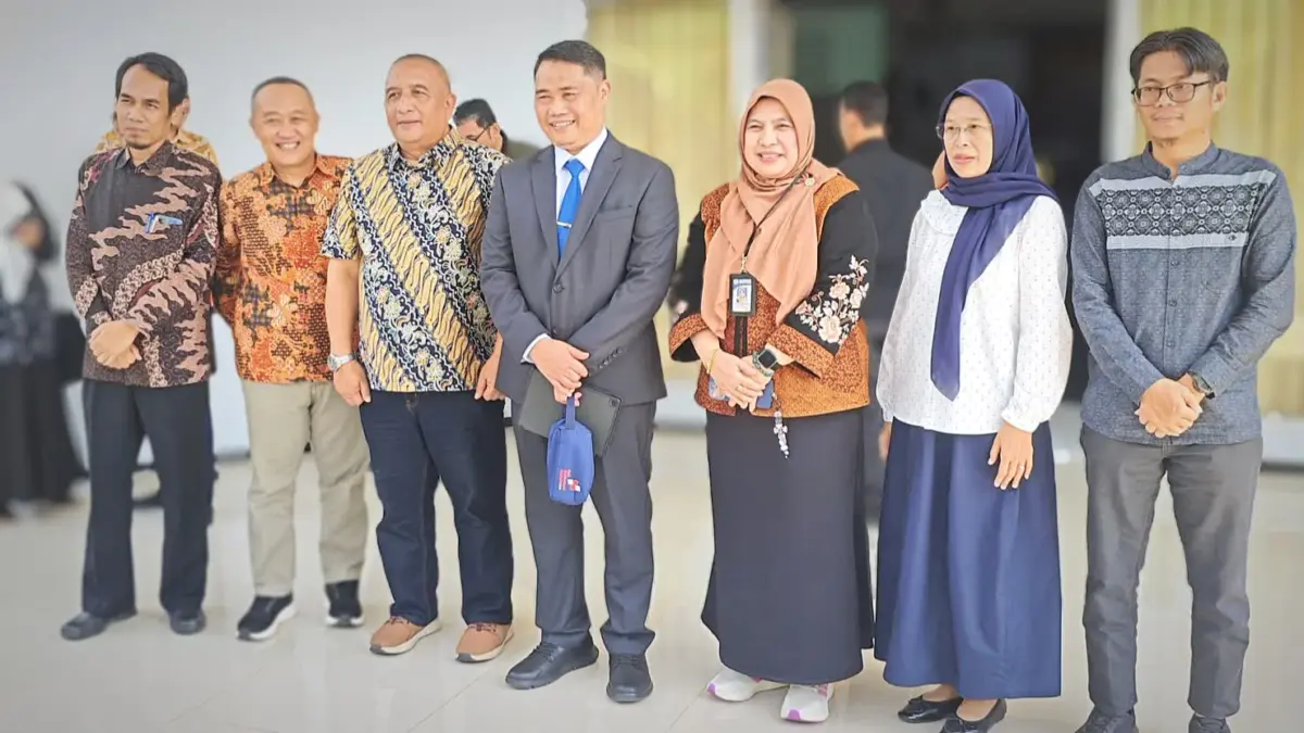 Jajaran Civitas Akademika UNIKU dan Fakultas Hukum.