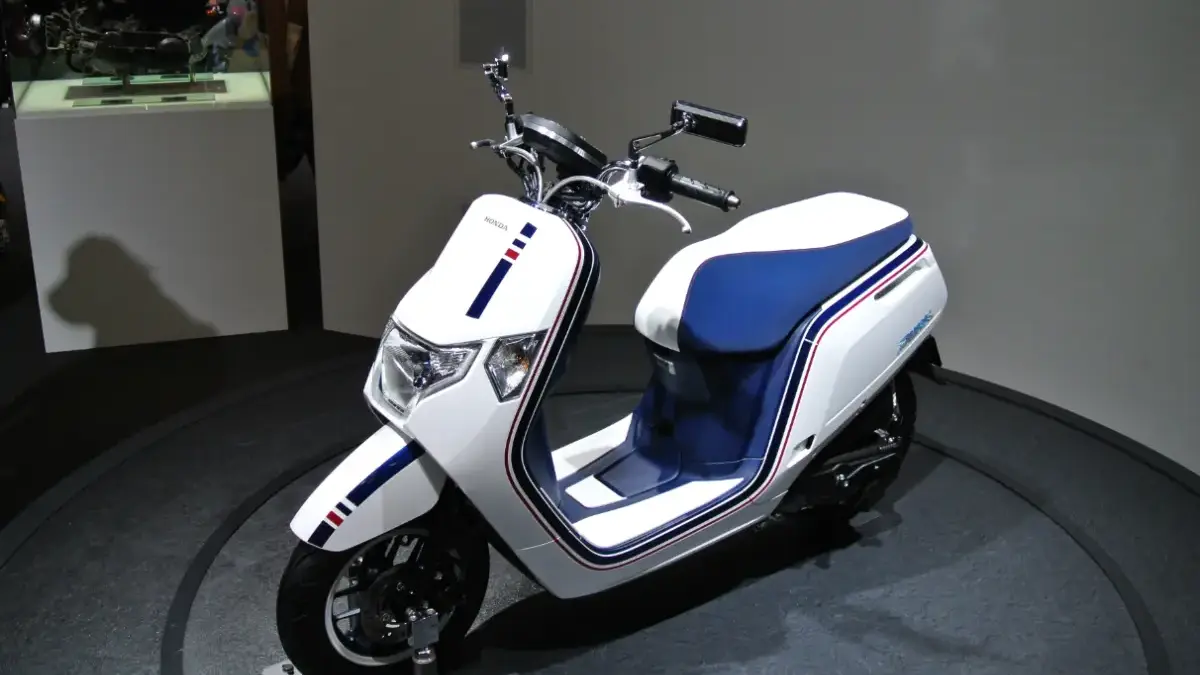 spesifikasi skutik honda dunk