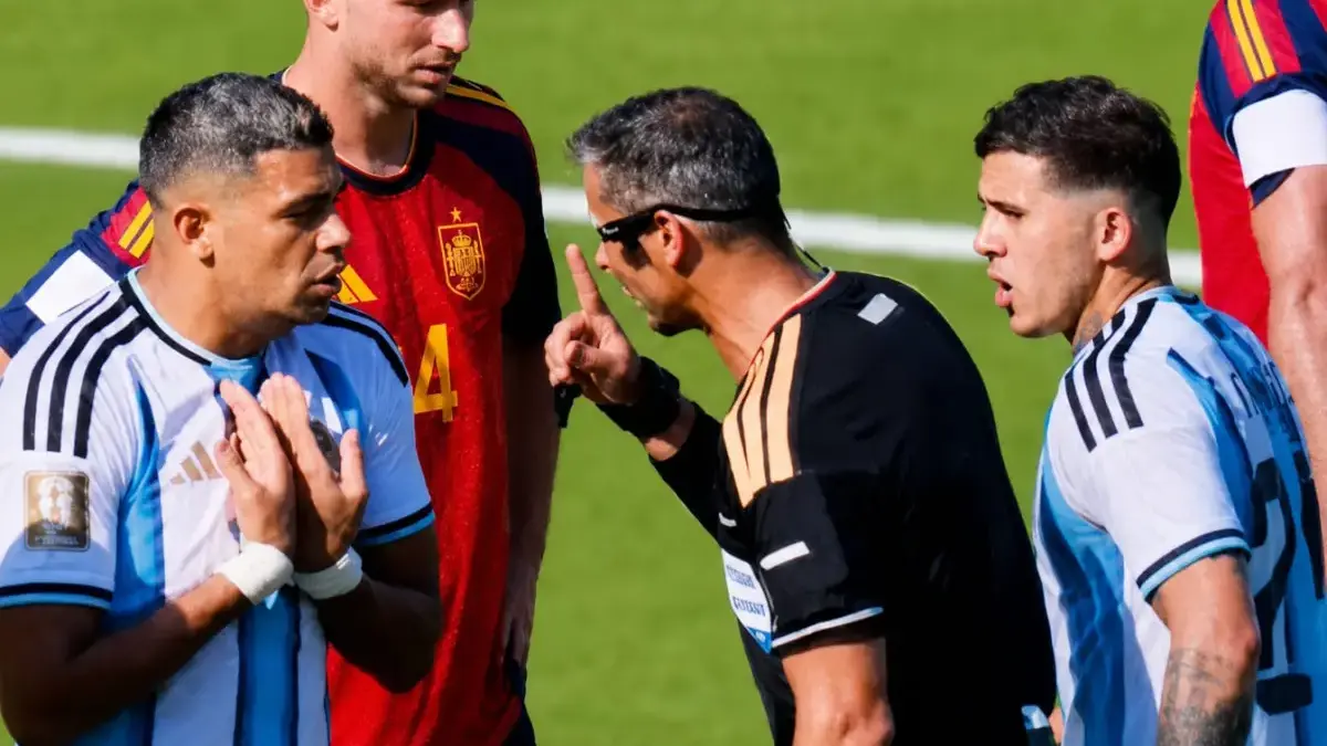 Babak Pertama Final Piala Dunia 2026: Spanyol Dominan, Argentina Bertahan, Skor Masih 0-0 Babak Pertama Final Piala Dunia 2026: Spanyol Dominan, Argentina Bertahan, Skor Masih 0-0