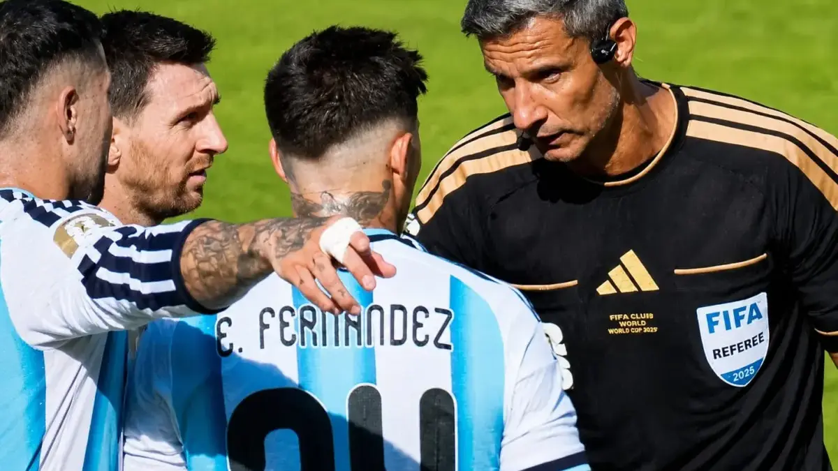 Bermain dengan 10 Pemain, Argentina Berhasil Tahan Spanyol 0-0 Bermain dengan 10 Pemain, Argentina Berhasil Tahan Spanyol 0-0
